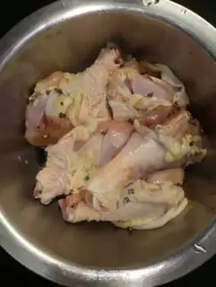 Make A chicken leg with peppers step 1