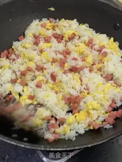 Make Shrimp ham and egg fried rice step 7