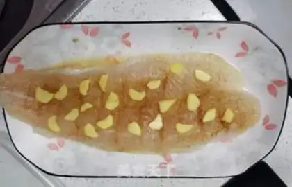 Make Garlic dragonfish step 0