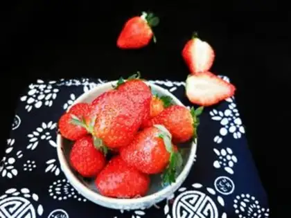 Make Strawberry rice step 1