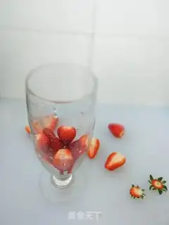 Make Strawberry yogurt step 4