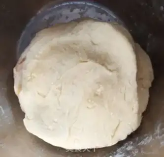 Make Onion omelet step 1