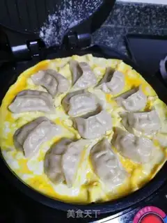 Make Hold on to the omelet step 2