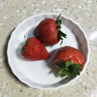 Make Strawberry rolls step 0