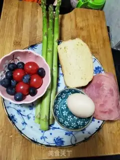 Make Toast omelet salad step 0
