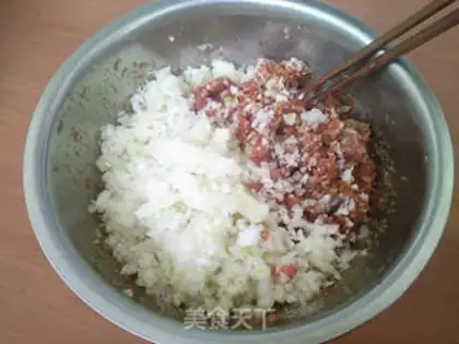 Make Double pork cabbage dumplings step 5