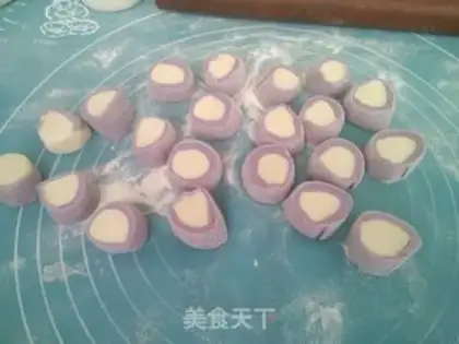 Make Double pork cabbage dumplings step 8