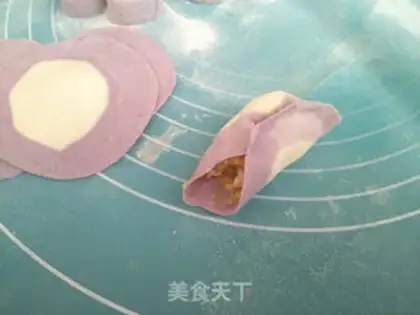 Make Double pork cabbage dumplings step 11