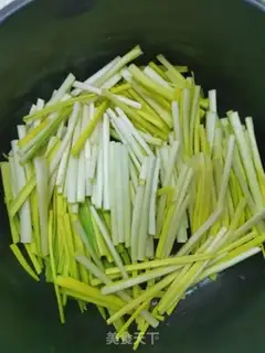 Make Garlic soy sauce step 1
