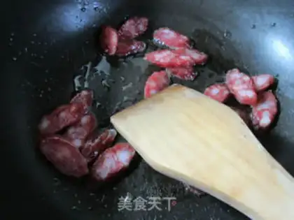 Make Pepper sausage fried fragrance step 2