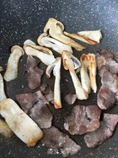 Make Puffed meat salad step 9