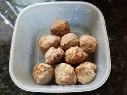 Make Chickenball shrimp powder step 1