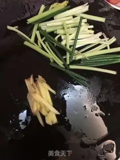 Make Tomato frying the yellowfish step 2