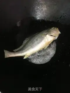 Make Tomato frying the yellowfish step 3