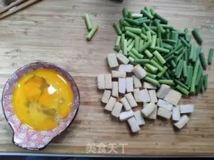 Make Fish tofu and fried eggs step 2