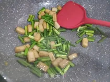 Make Fish tofu and fried eggs step 4
