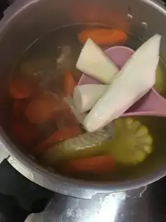 Make Carrot corn, ginger and chicken soup step 8