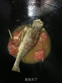 Make Tomato frying the yellowfish step 8
