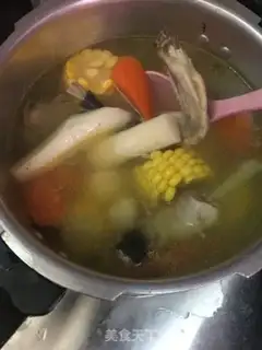 Make Carrot corn, ginger and chicken soup step 9