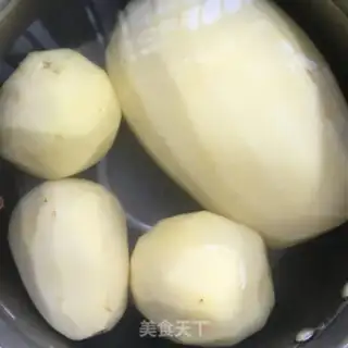 Make Curry potatoes for shrimp step 0