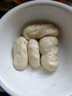 Make Hand grab cake step 3