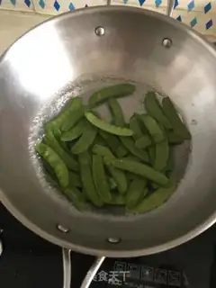 Make Carrot clears Dutch beans step 1