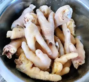 Make Spicy chicken claws step 2