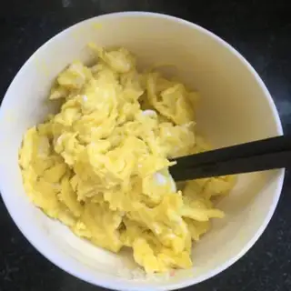 Make Curry egg fried rice step 4