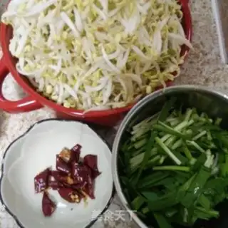 Make Stupid bean sprouts step 1