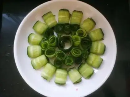 Make Cool cucumber rolls step 1