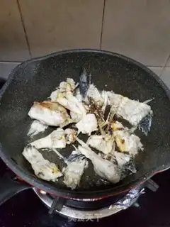 Make Fish bones, carrots and cabbage step 3