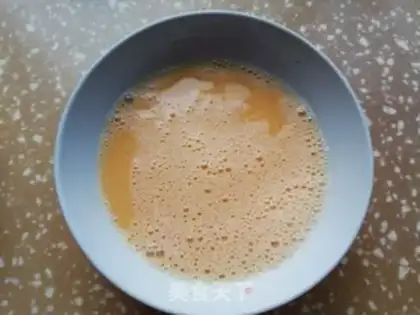 Make Eggs and rice step 1
