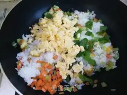 Make Eggs and rice step 5