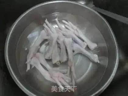 Make Chicken claw soup step 0