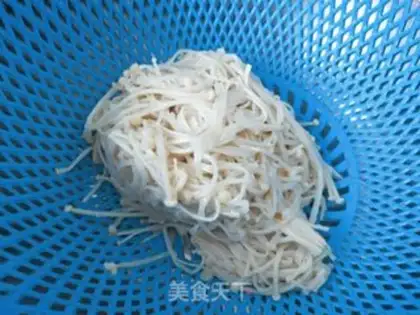 Make Spicy golden needle mushrooms step 4