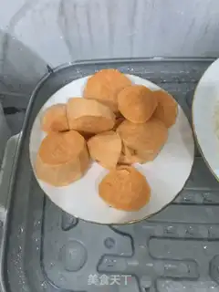 Make Red potato sesame cake step 0