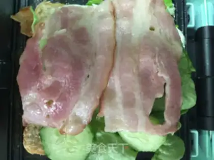 Make Bacon egg sandwich step 5