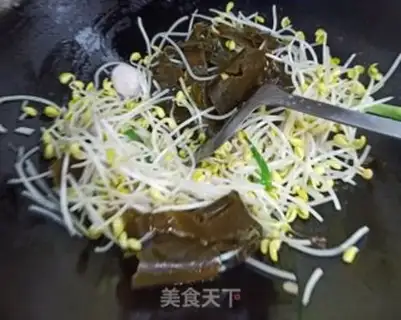 Make Seaweed bean sprouts, bean concubines soup step 5