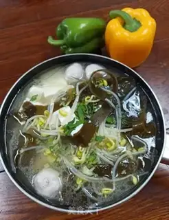 Make Seaweed bean sprouts, bean concubines soup step 8