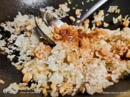 Make Chicken fried rice in Orleans step 4