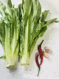 Make Fried egg toast salad step 1