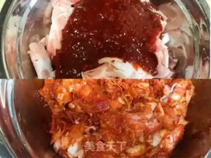 Make Korean sprouts pork pot step 3