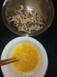Make Crab mushrooms and fried eggs step 0