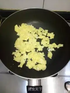 Make Crab mushrooms and fried eggs step 1