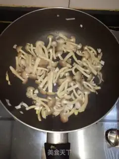 Make Crab mushrooms and fried eggs step 2