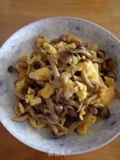 Make Crab mushrooms and fried eggs step 5