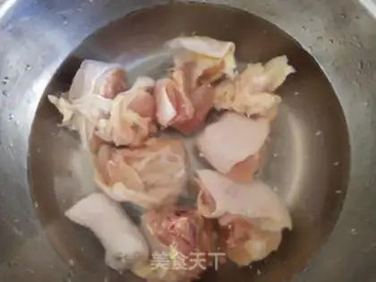 Make Black garlic monkey head, chicken soup step 4