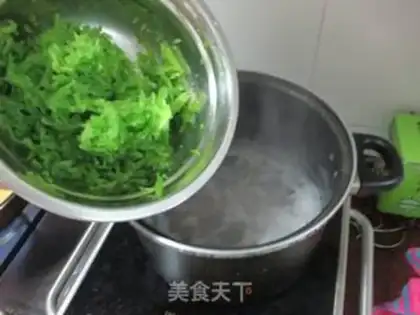 Make Quick-hand soup, thin-skinned meat step 4