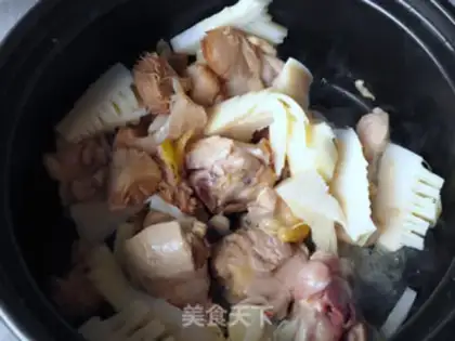 Make Black garlic monkey head, chicken soup step 7