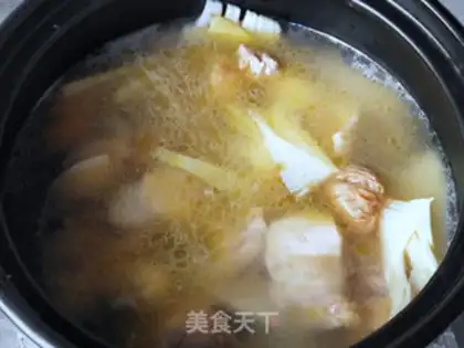 Make Black garlic monkey head, chicken soup step 8